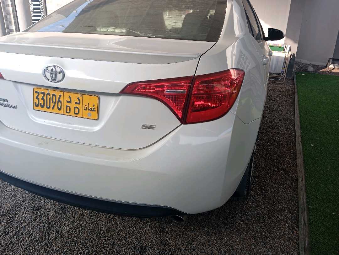 Car Image 2017 TOYOTA COROLLA SE
