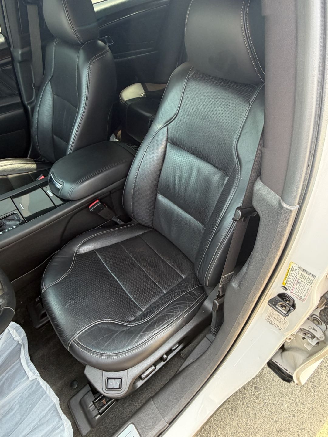 Car Image 2017 FORD TAURUS 