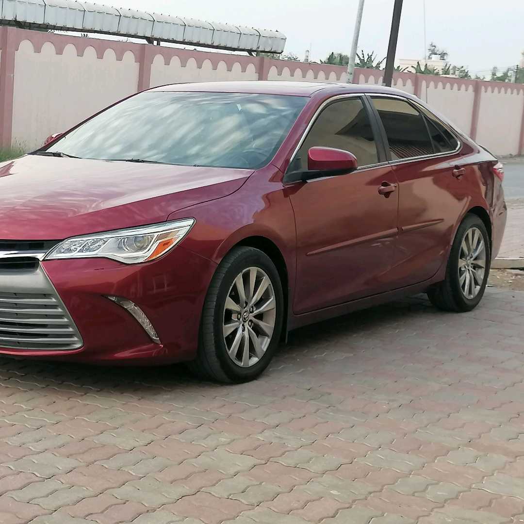 Car Image 2016 TOYOTA CAMRY XLE
