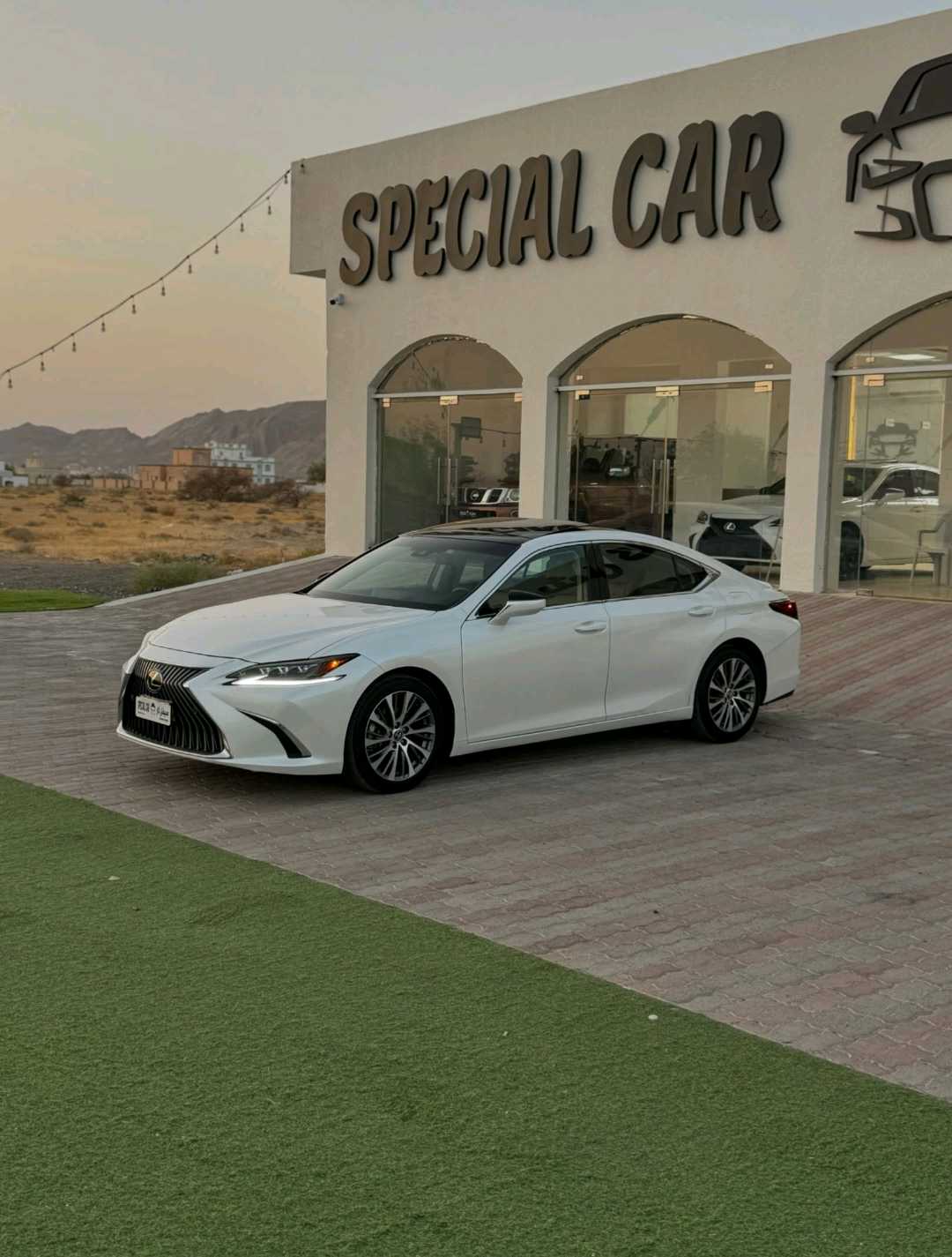 Car Image 2019 LEXUS ES 350