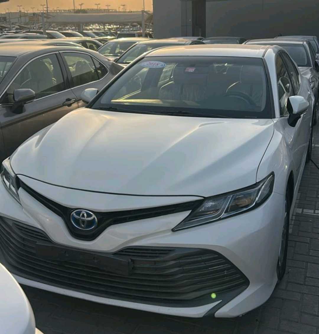 Car Image 2018 TOYOTA CAMRY LE