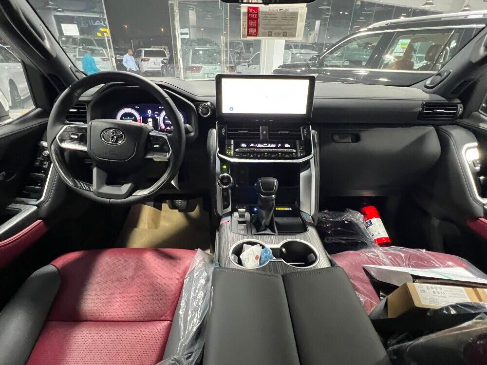 Car Image 2026 TOYOTA LAND CRUISER VX.R