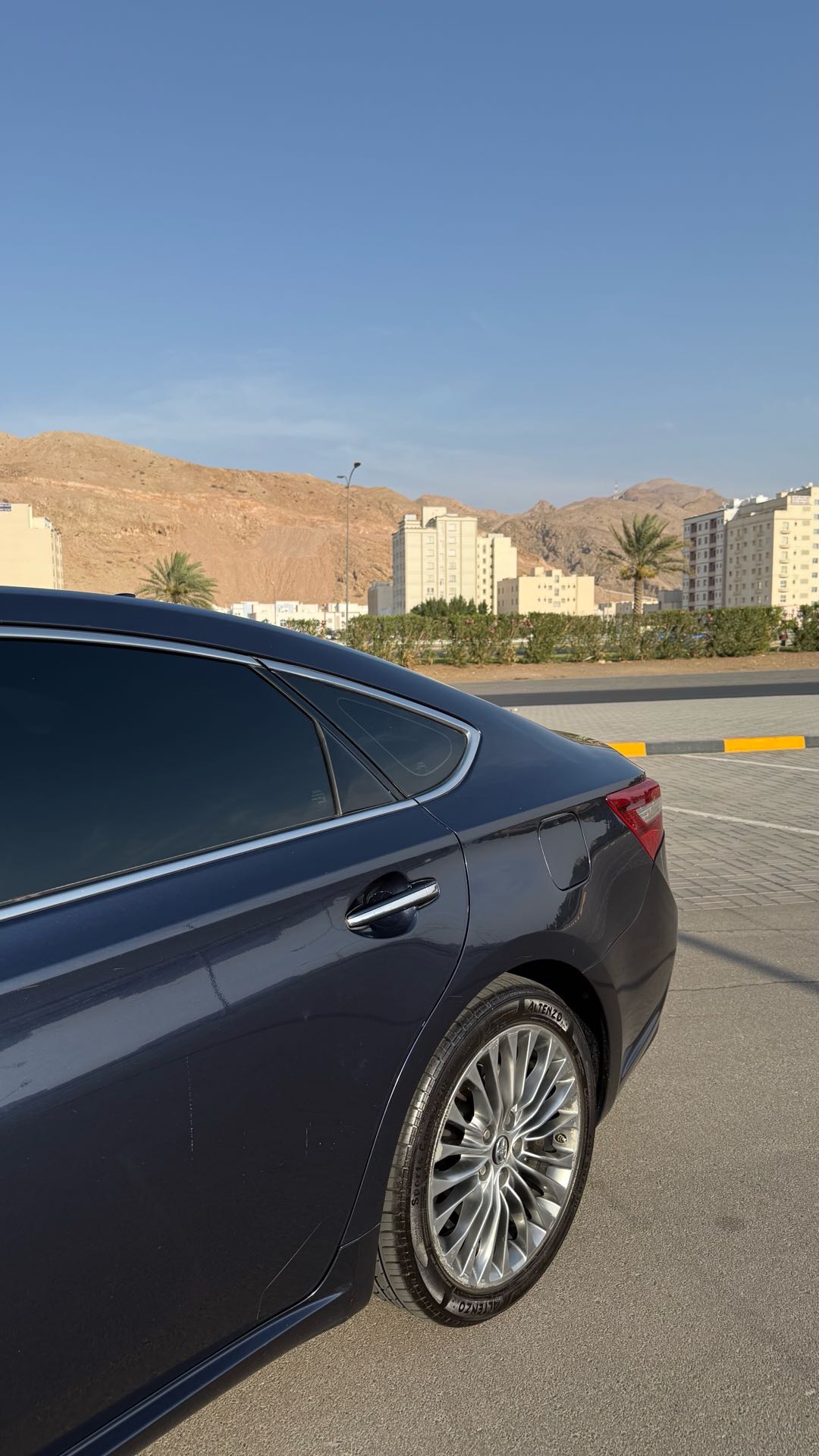 Car Image 2017 TOYOTA AVALON LIMITED