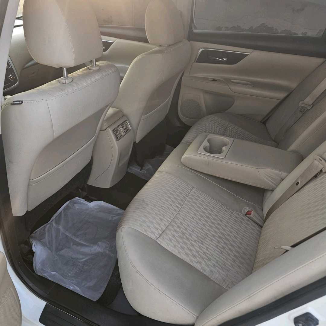 Car Image 2017 NISSAN ALTIMA SV
