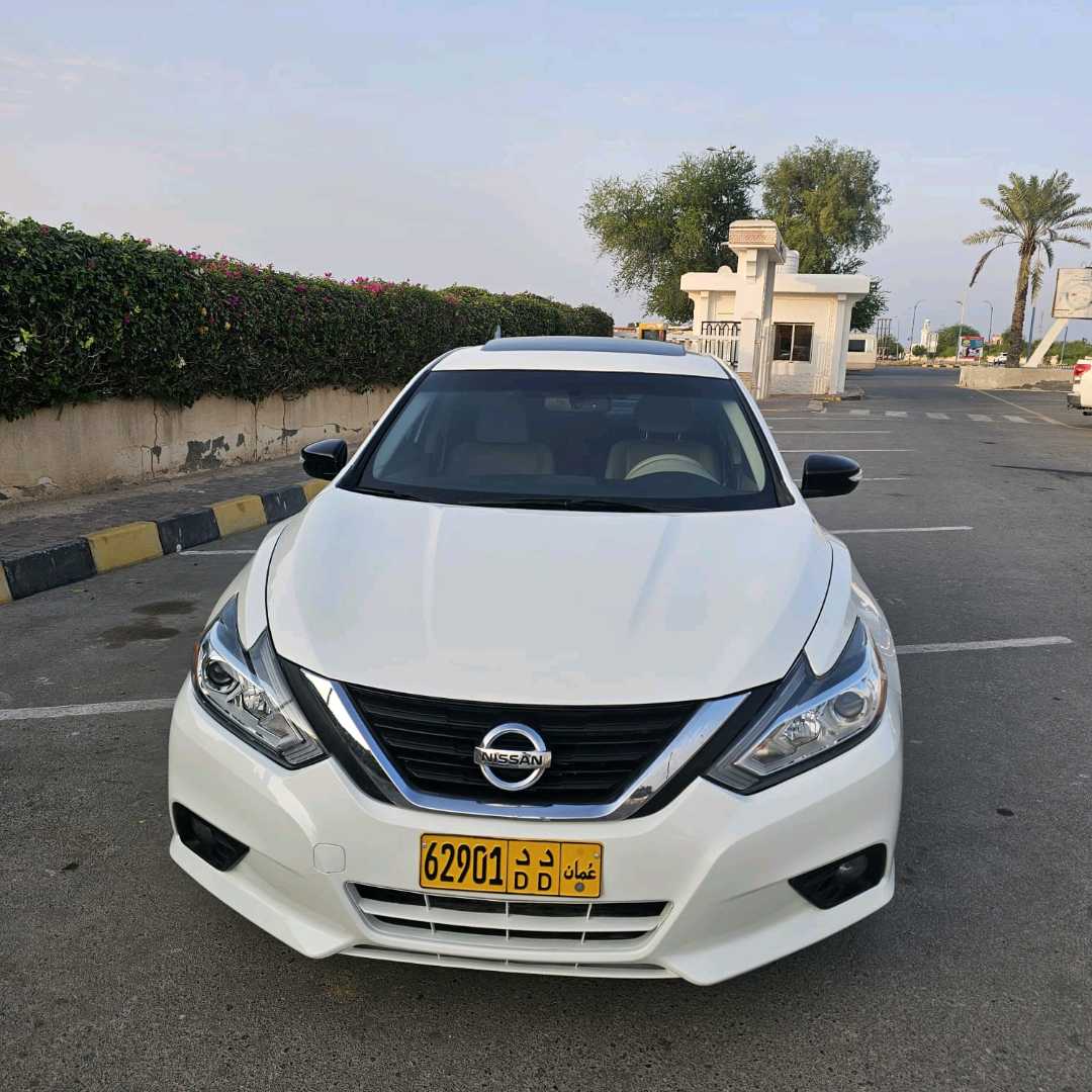 Car Image 2017 NISSAN ALTIMA SV