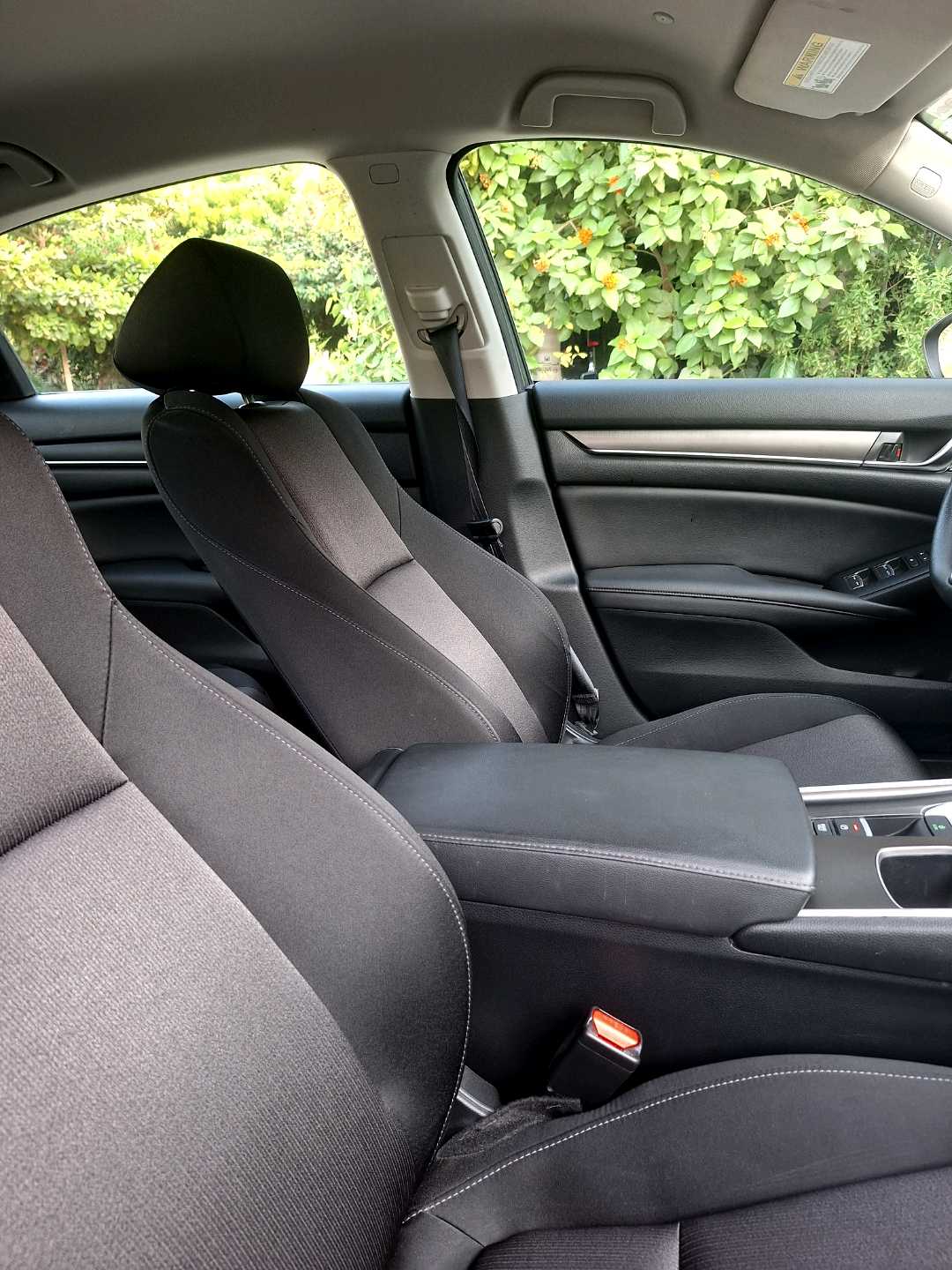 Car Image 2020 HONDA ACCORD LX