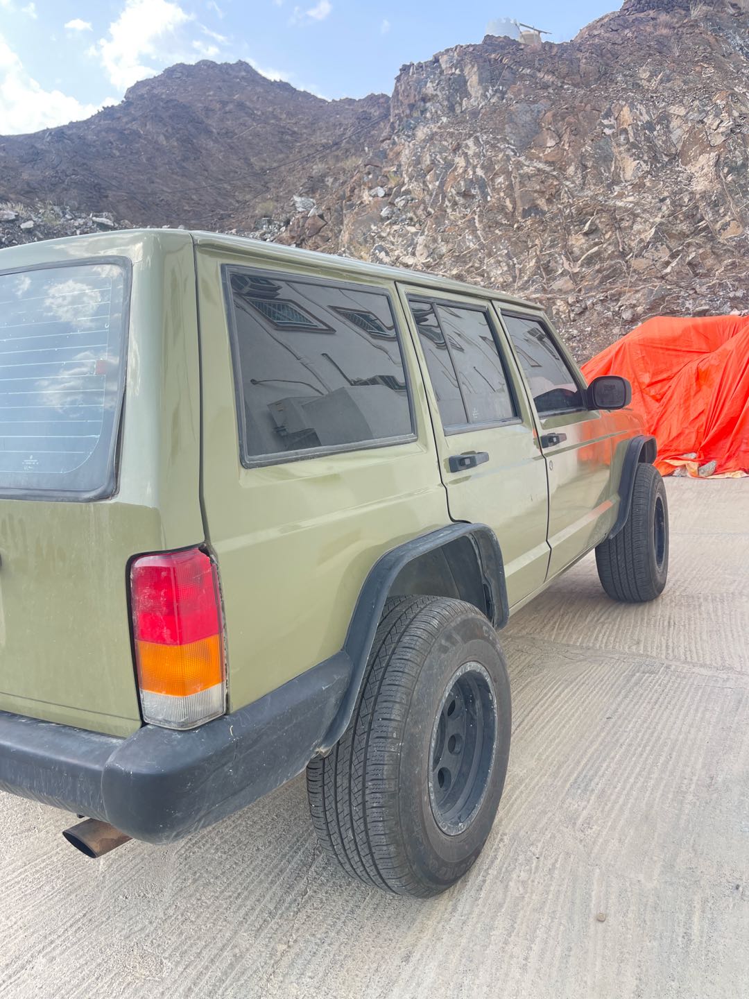 Car Image 1998 JEEP CHEROKEE 