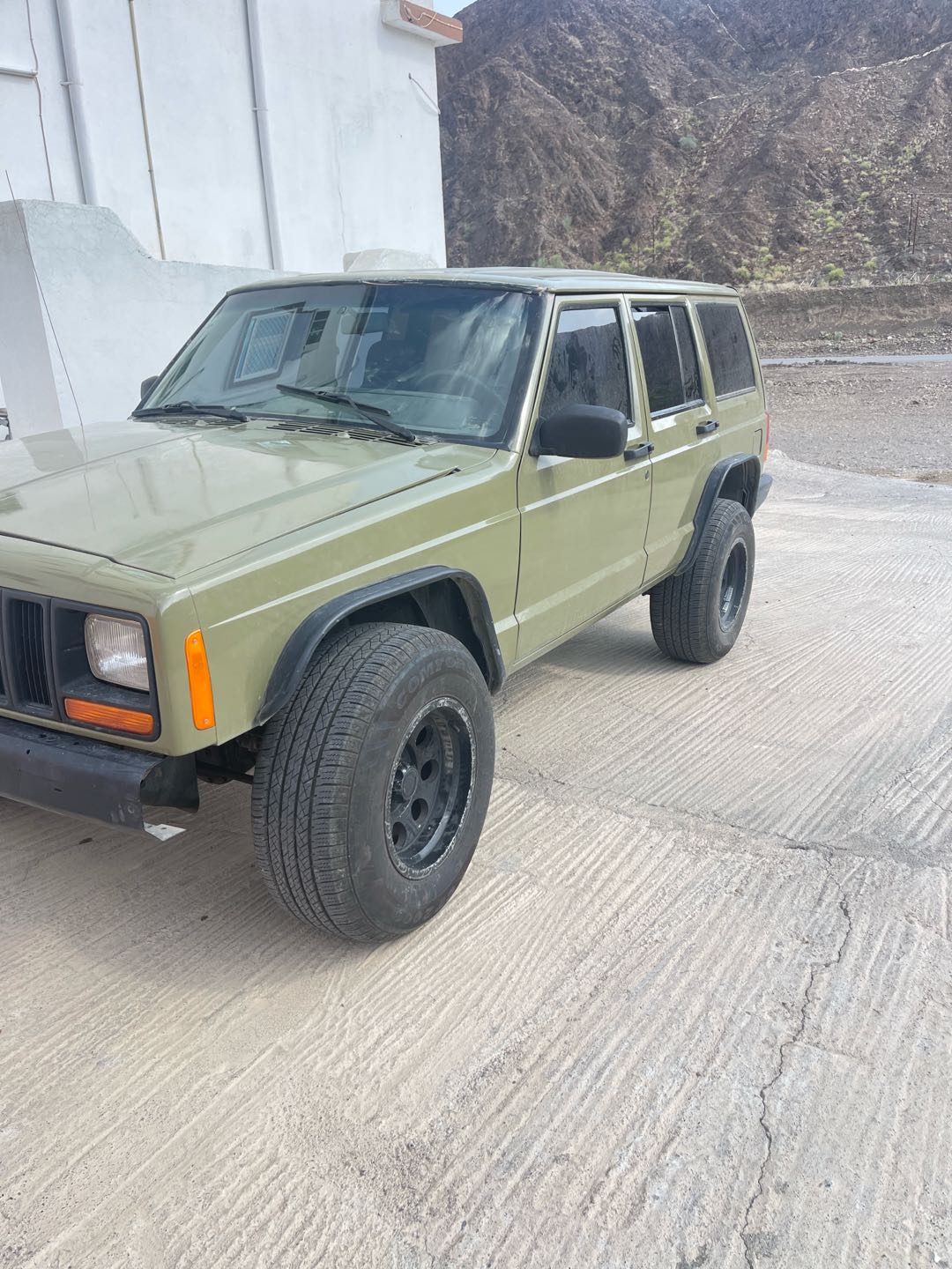 Car Image 1998 JEEP CHEROKEE 