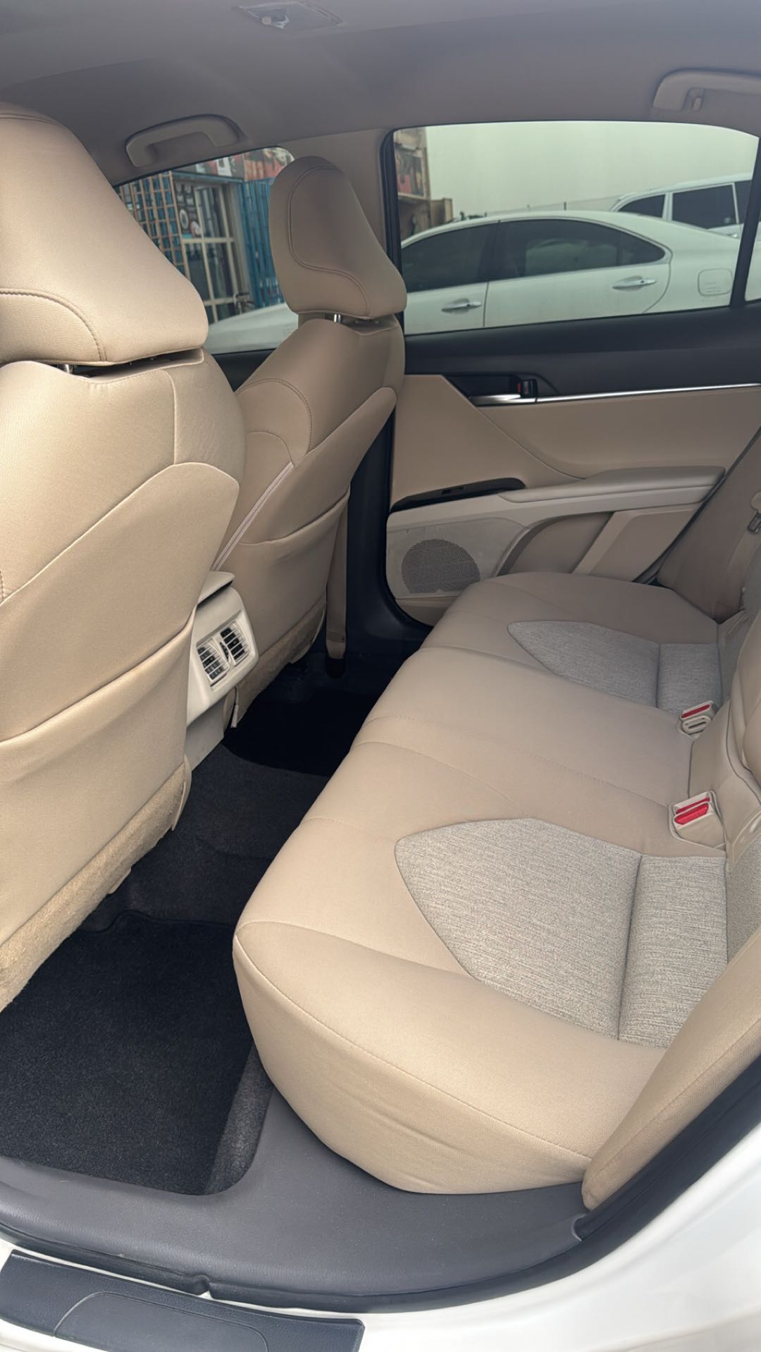 Car Image 2019 TOYOTA CAMRY GLE