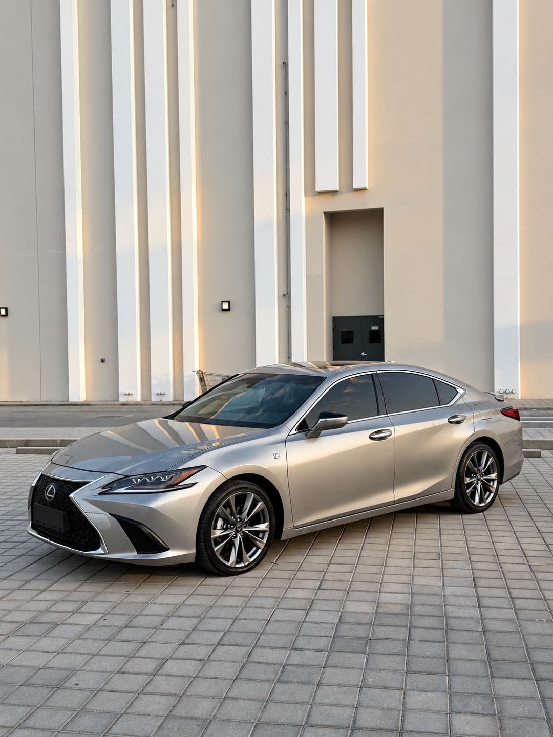 Car Image 2019 LEXUS ES F350