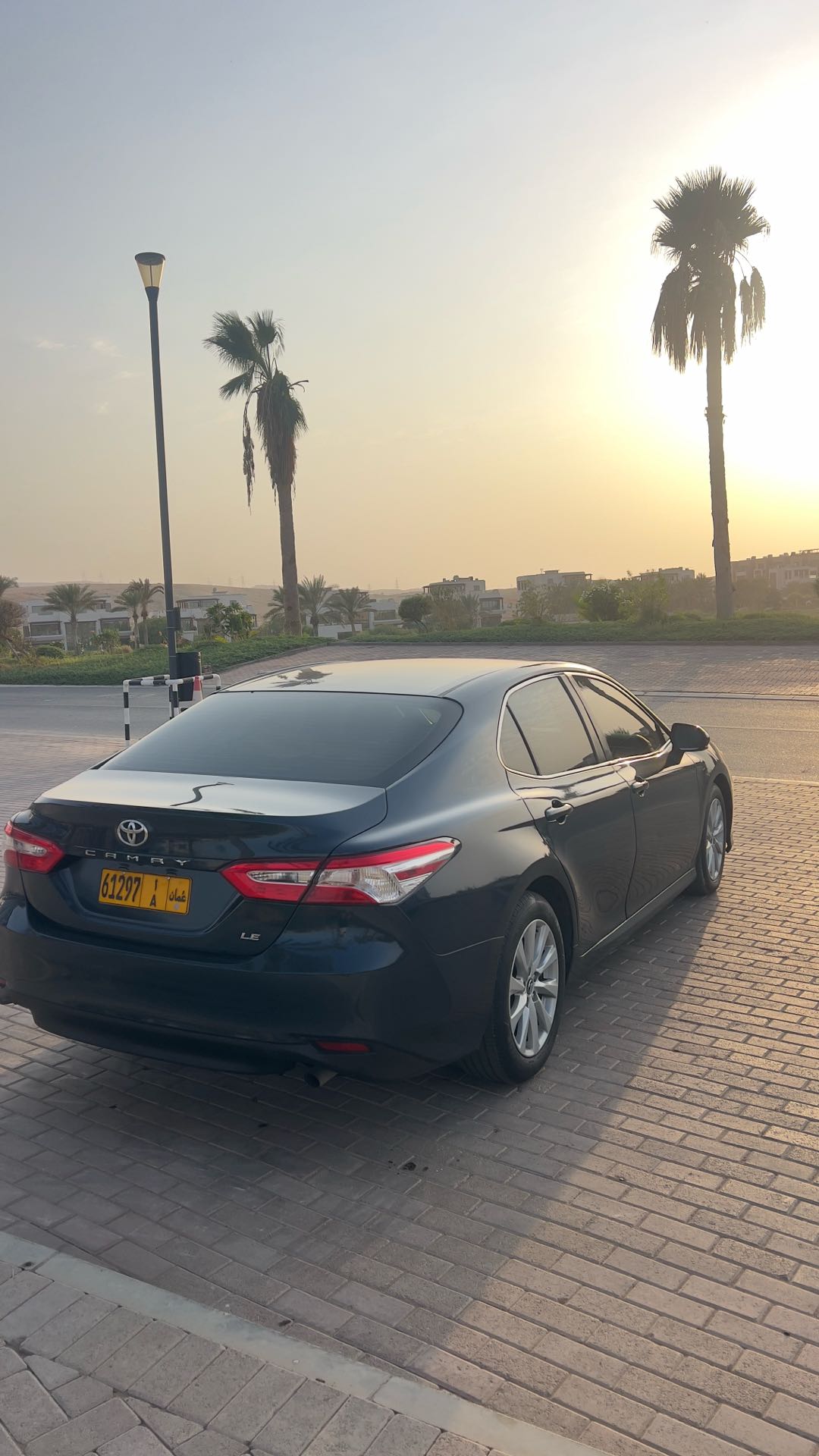 Car Image 2018 TOYOTA CAMRY LE