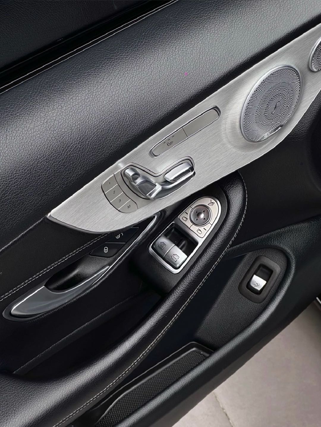 Car Image 2018 MERCEDES C Class 300