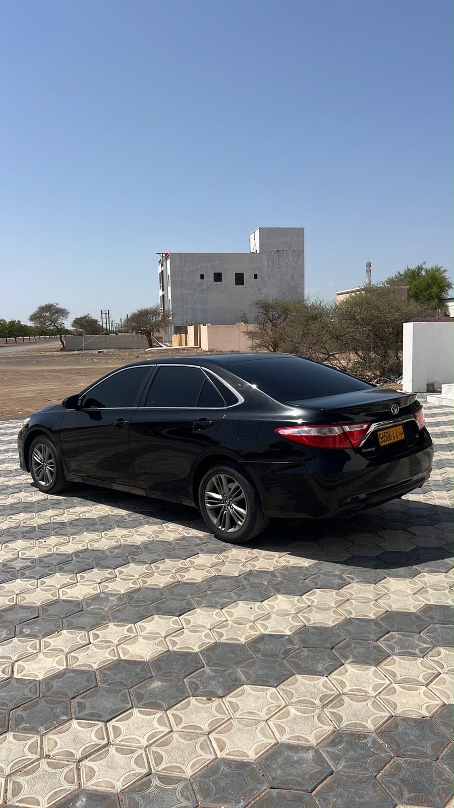 Car Image 2017 TOYOTA CAMRY LE