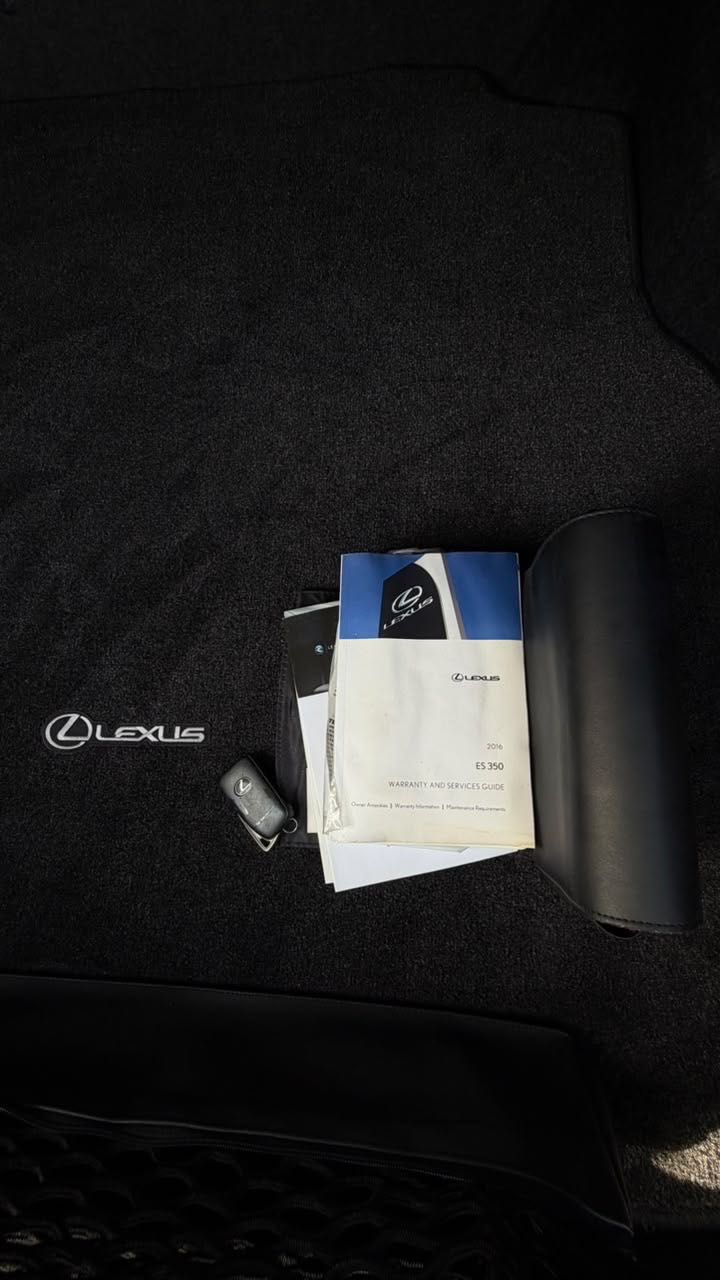 Car Image 2016 LEXUS ES 350
