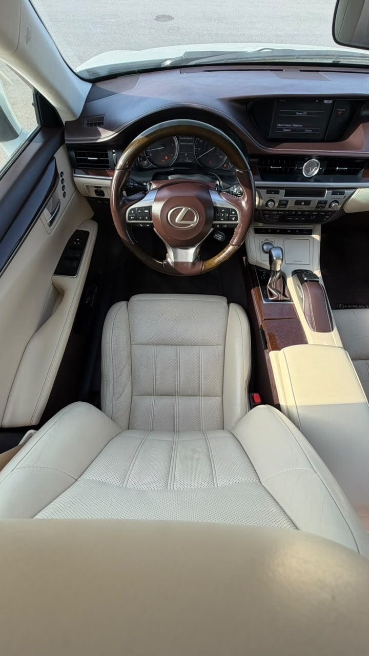 Car Image 2016 LEXUS ES 350