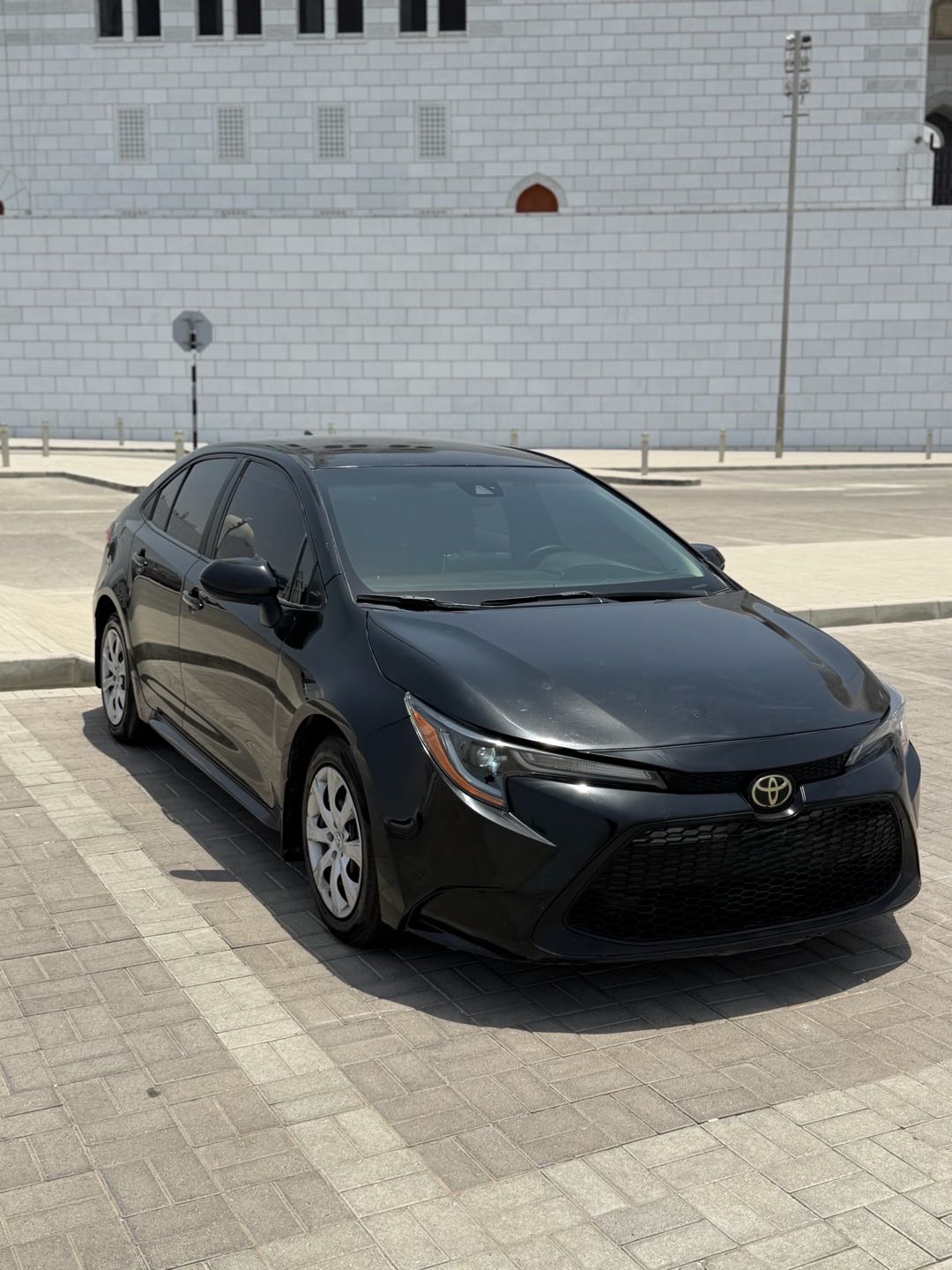 Car Image 2020 TOYOTA COROLLA LE