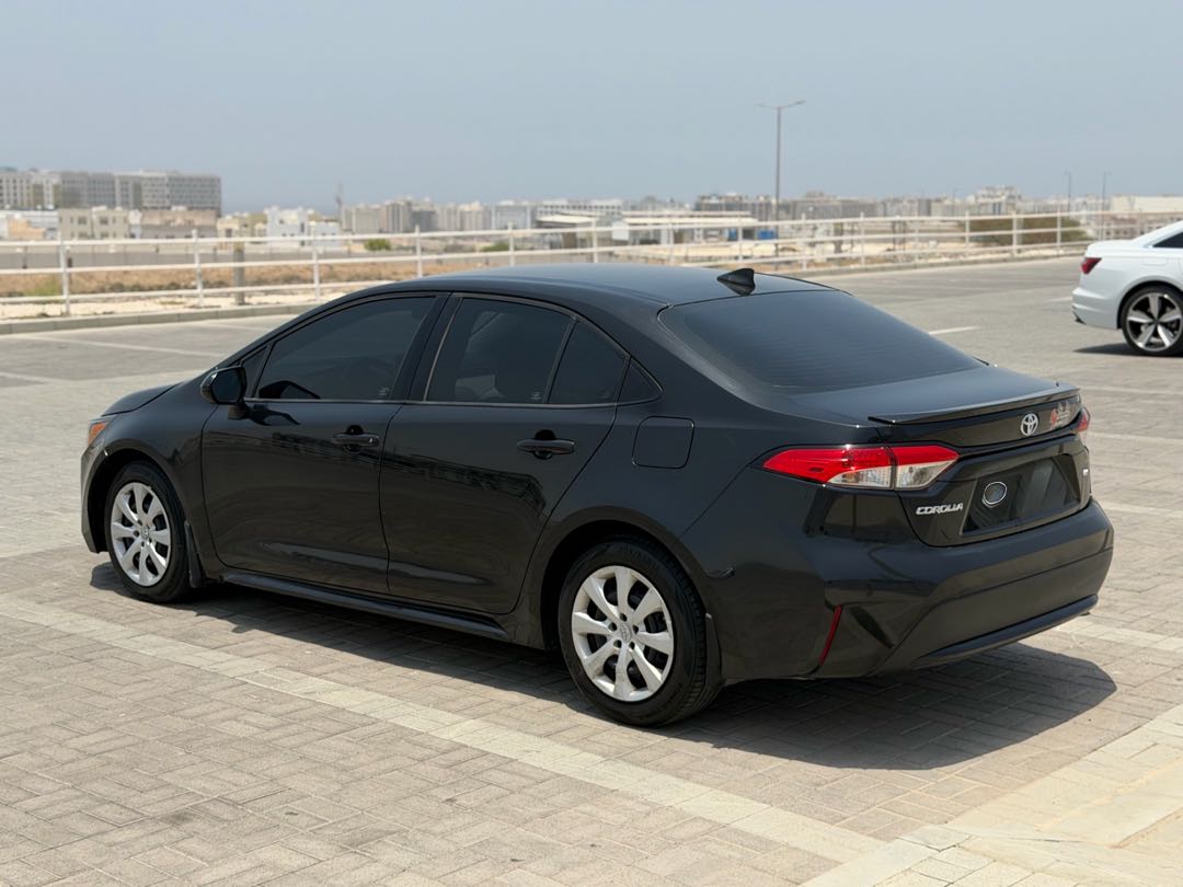 Car Image 2020 TOYOTA COROLLA LE