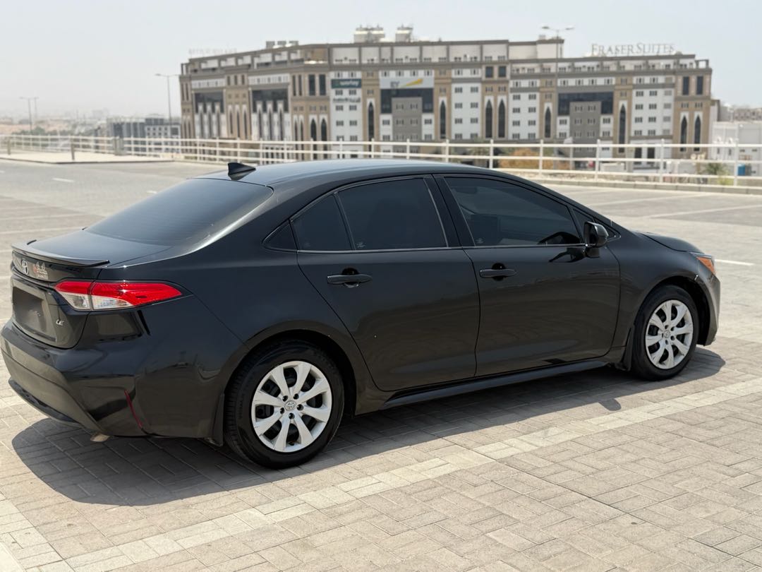 Car Image 2020 TOYOTA COROLLA LE
