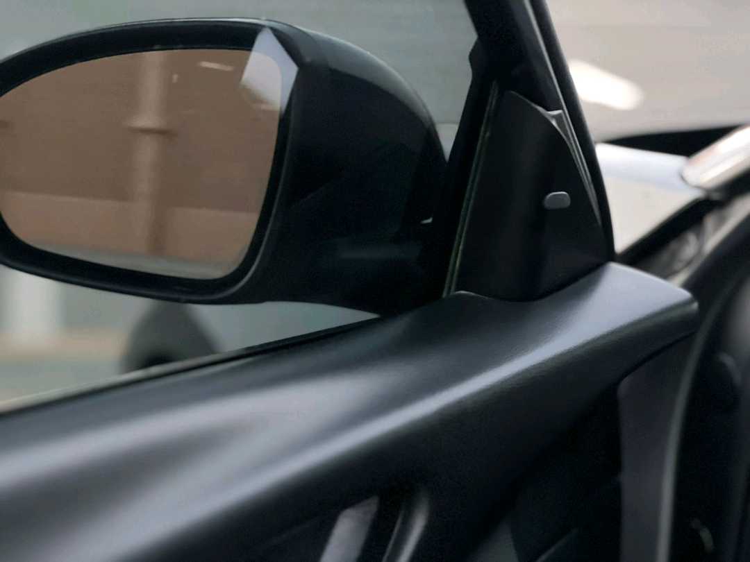 Car Image 2019 NISSAN ALTIMA SR