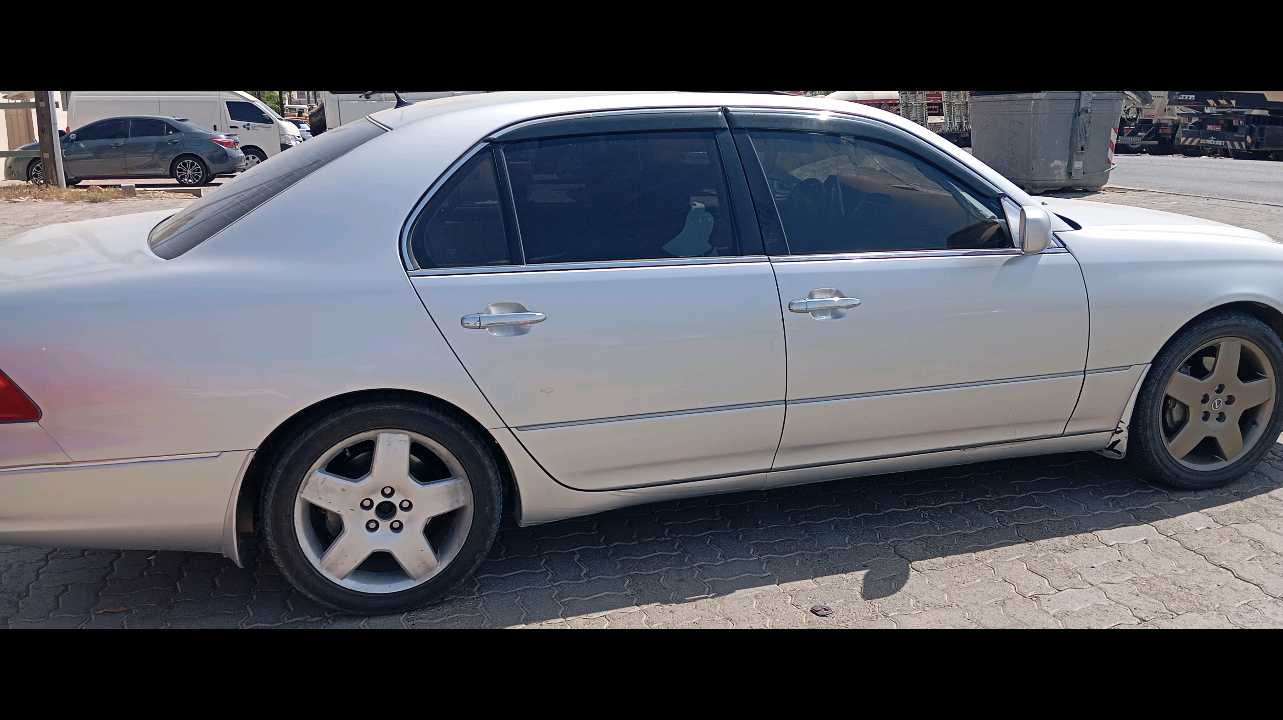 Car Image 2002 LEXUS LS 430