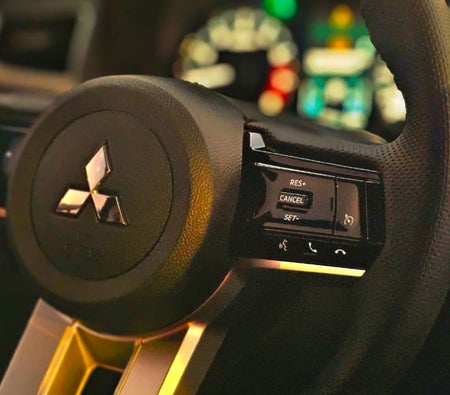 MITSUBISHI MONTERO 2025