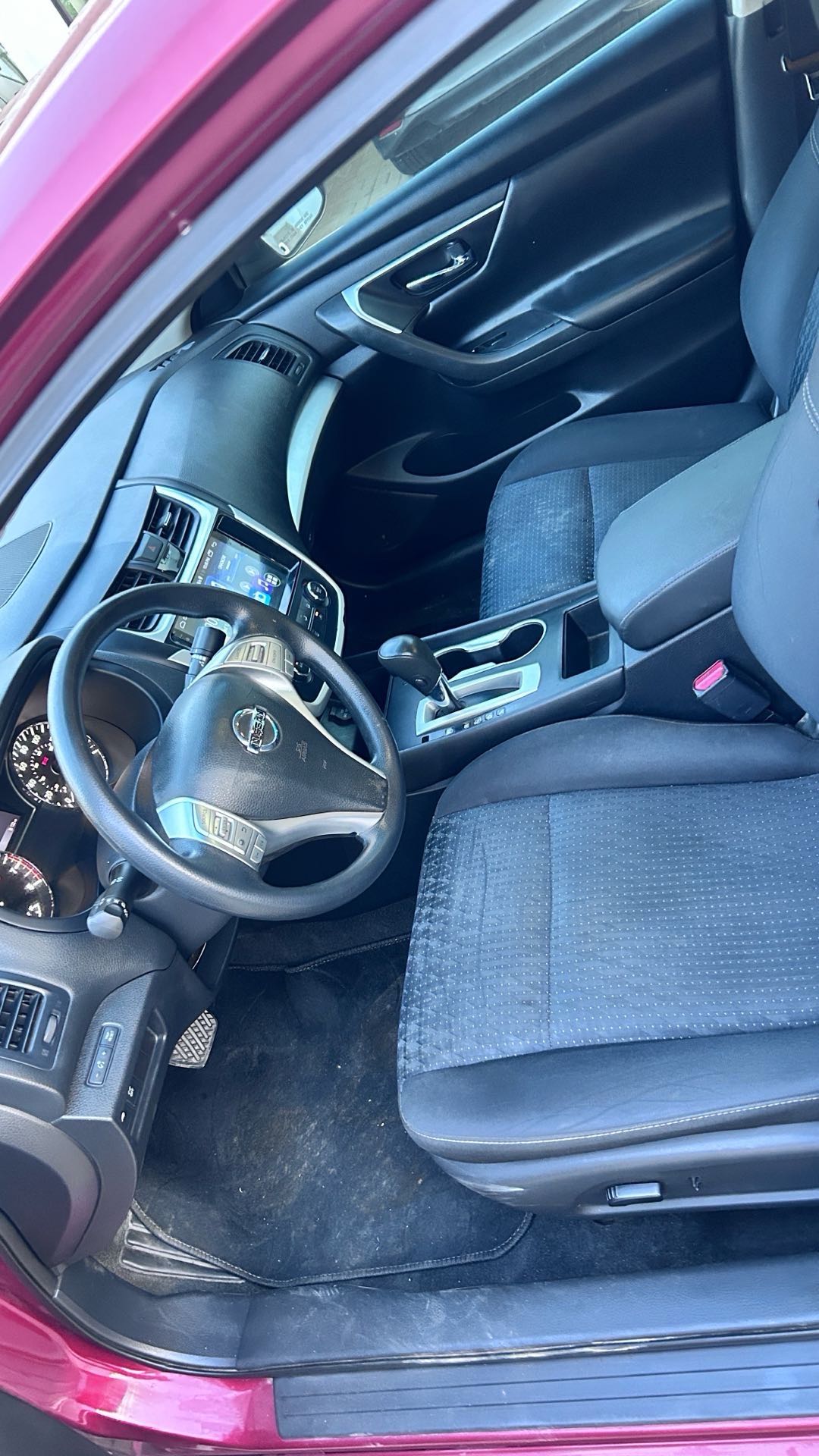 Car Image 2016 NISSAN ALTIMA SR