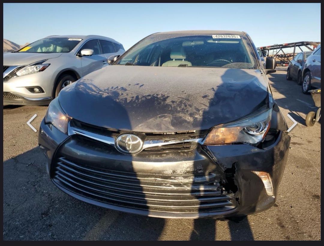 Car Image 2017 TOYOTA CAMRY LE