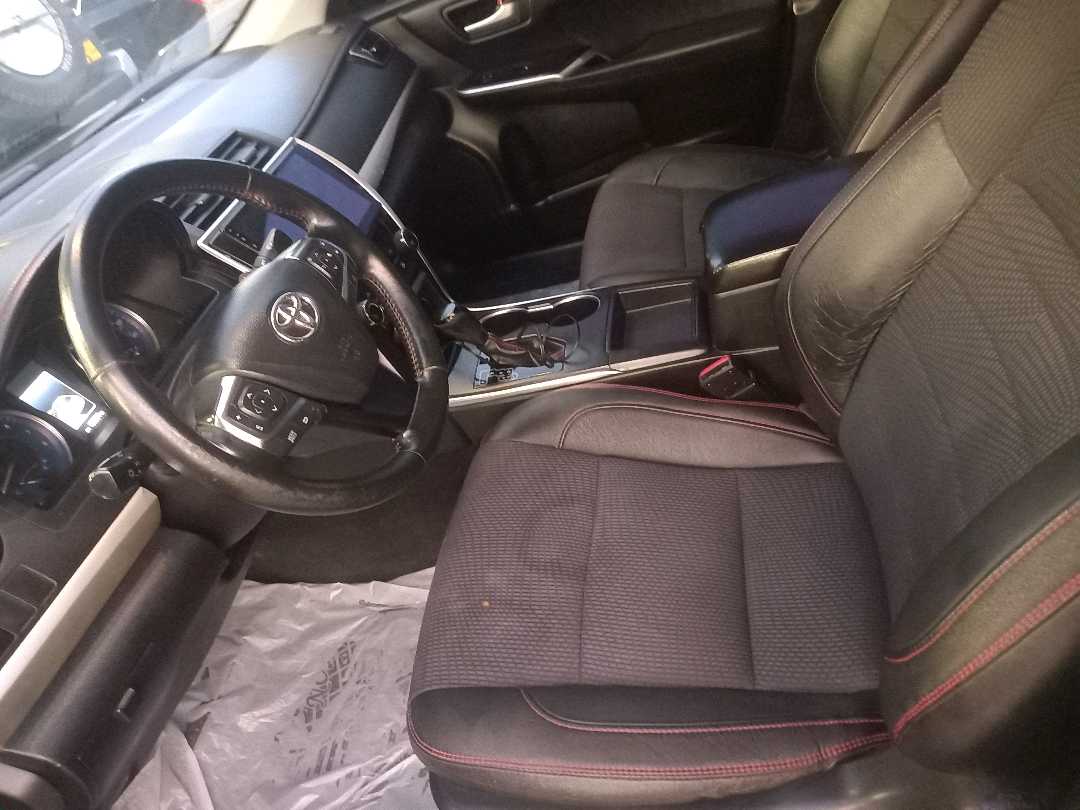 Car Image 2017 TOYOTA CAMRY SE