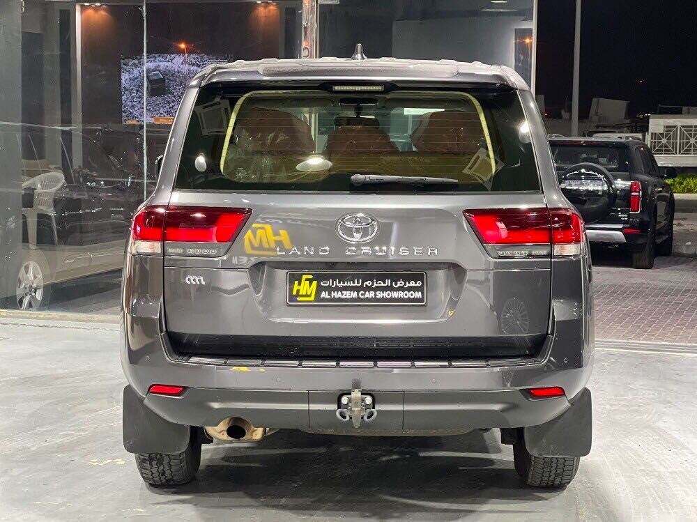 Car Image 2025 TOYOTA LAND CRUISER GX