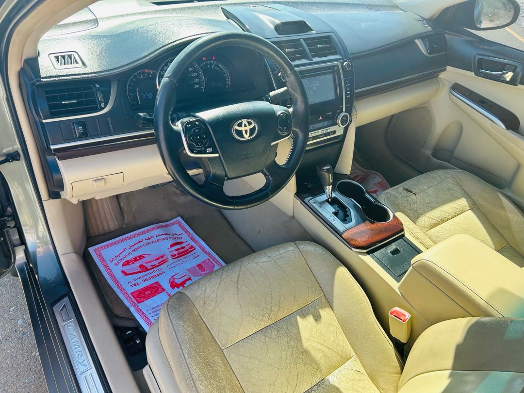 Car Image 2012 TOYOTA CAMRY XLE
