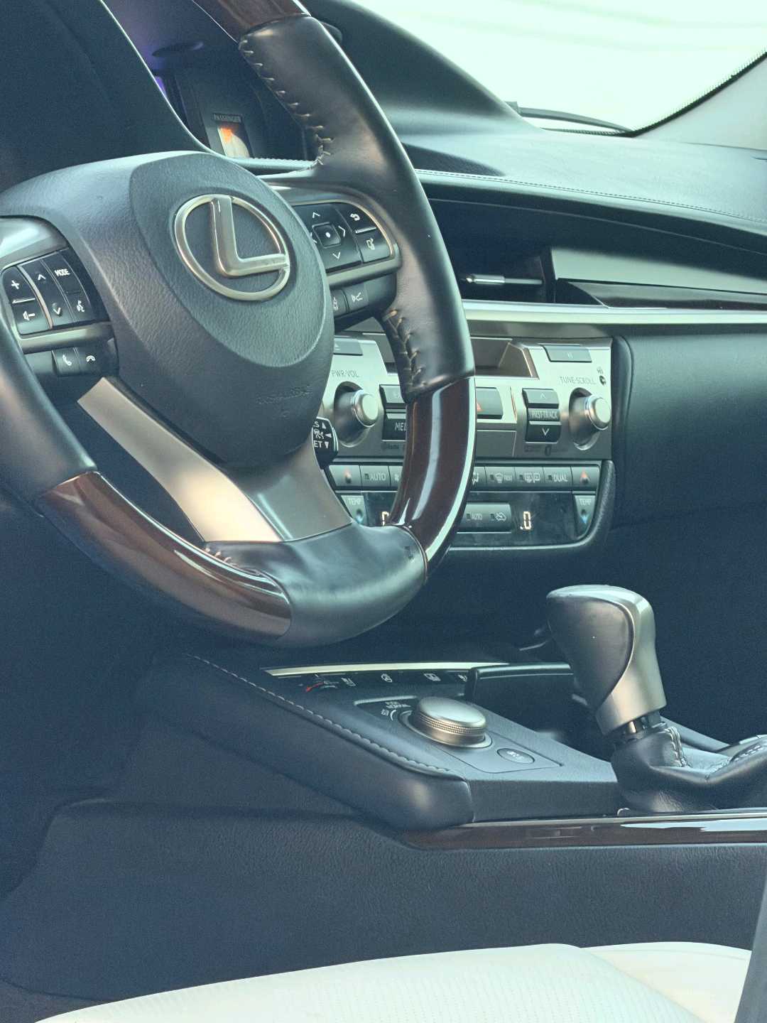 Car Image 2018 LEXUS ES 350