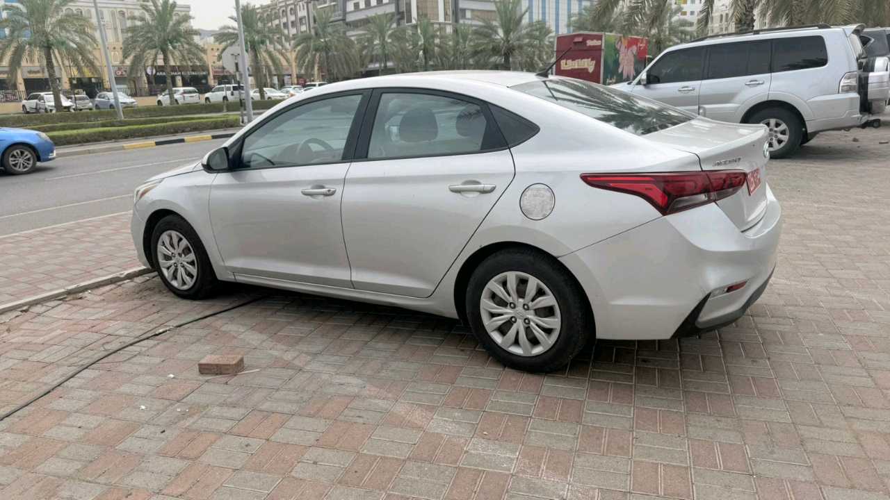 NISSAN SUNNY 2018