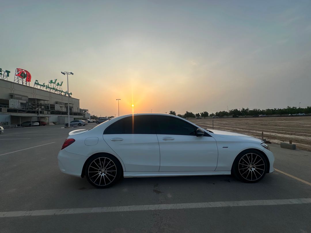 Car Image 2016 MERCEDES C Class 450