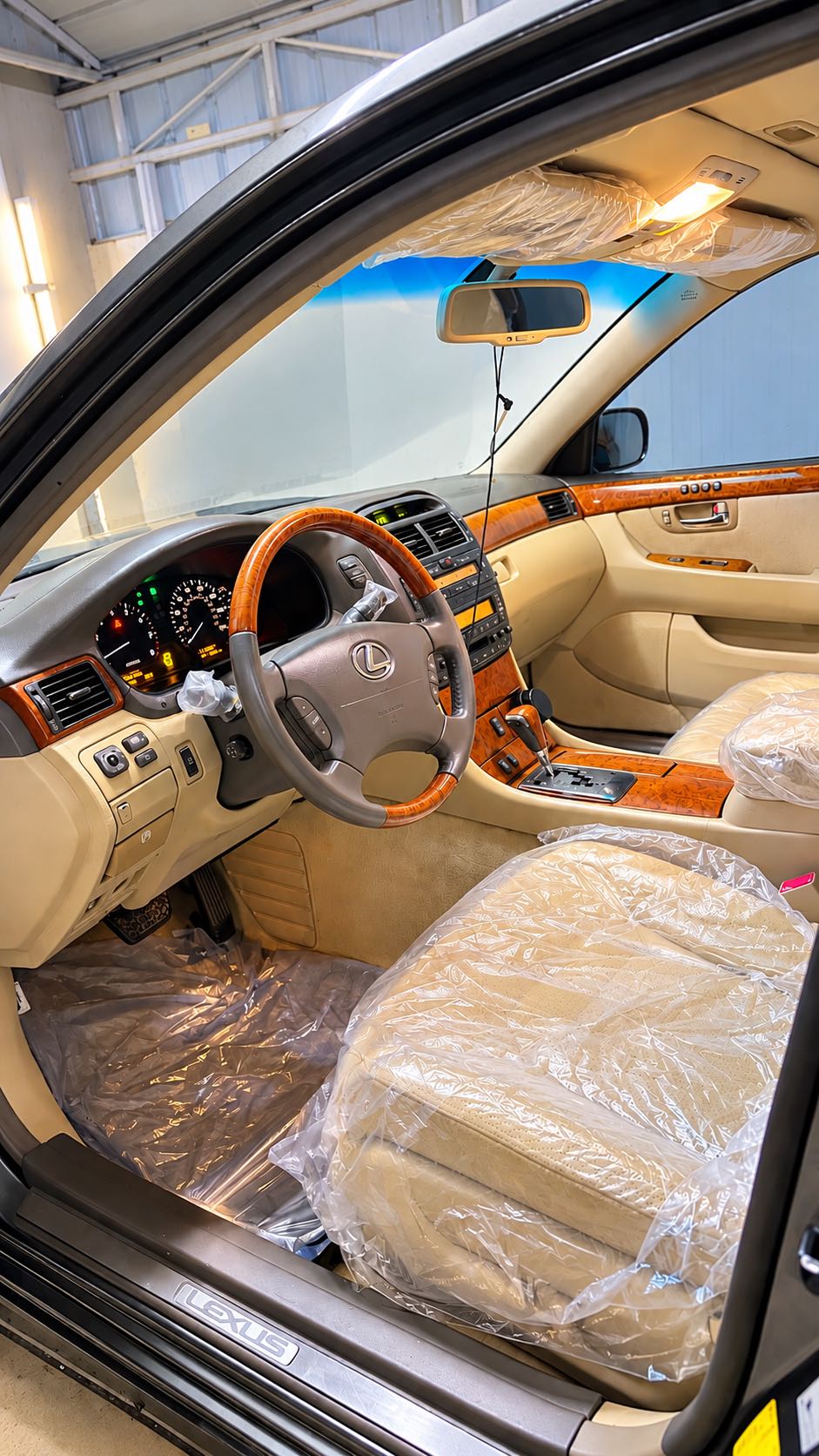 Car Image 2004 LEXUS LS 430