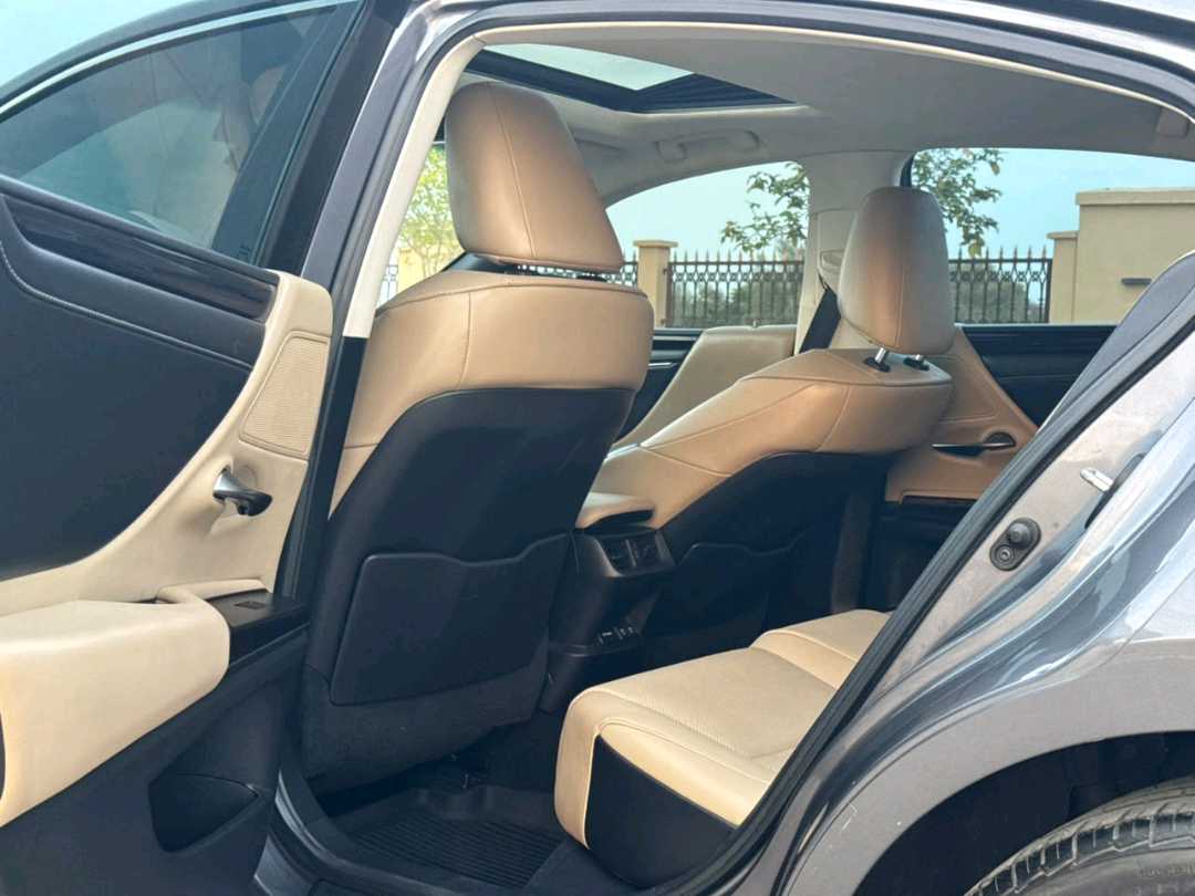 Car Image 2020 LEXUS ES 350