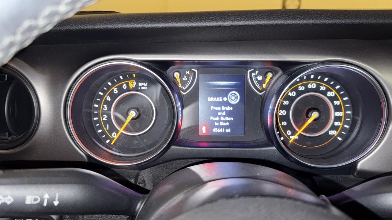 Car Image 2019 JEEP WRANGLER Sport