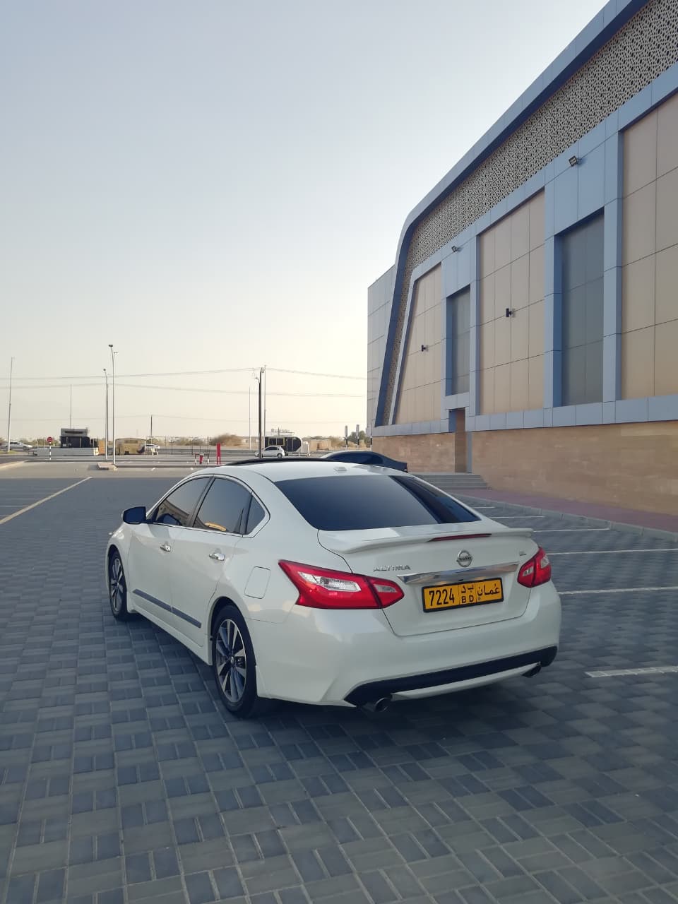 Car Image 2017 NISSAN ALTIMA SL