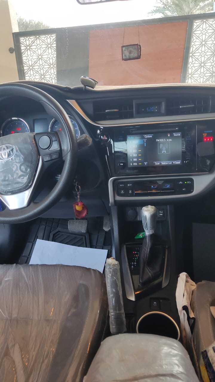 Car Image 2018 TOYOTA COROLLA LE