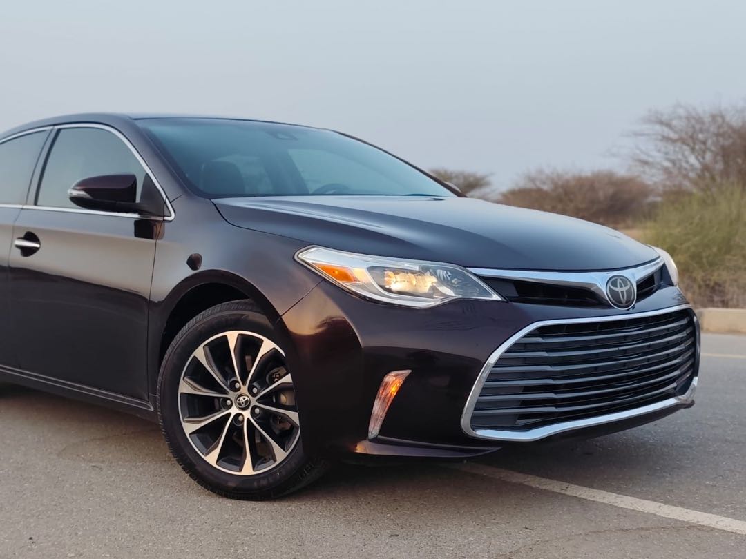 Car Image 2018 TOYOTA AVALON XLE