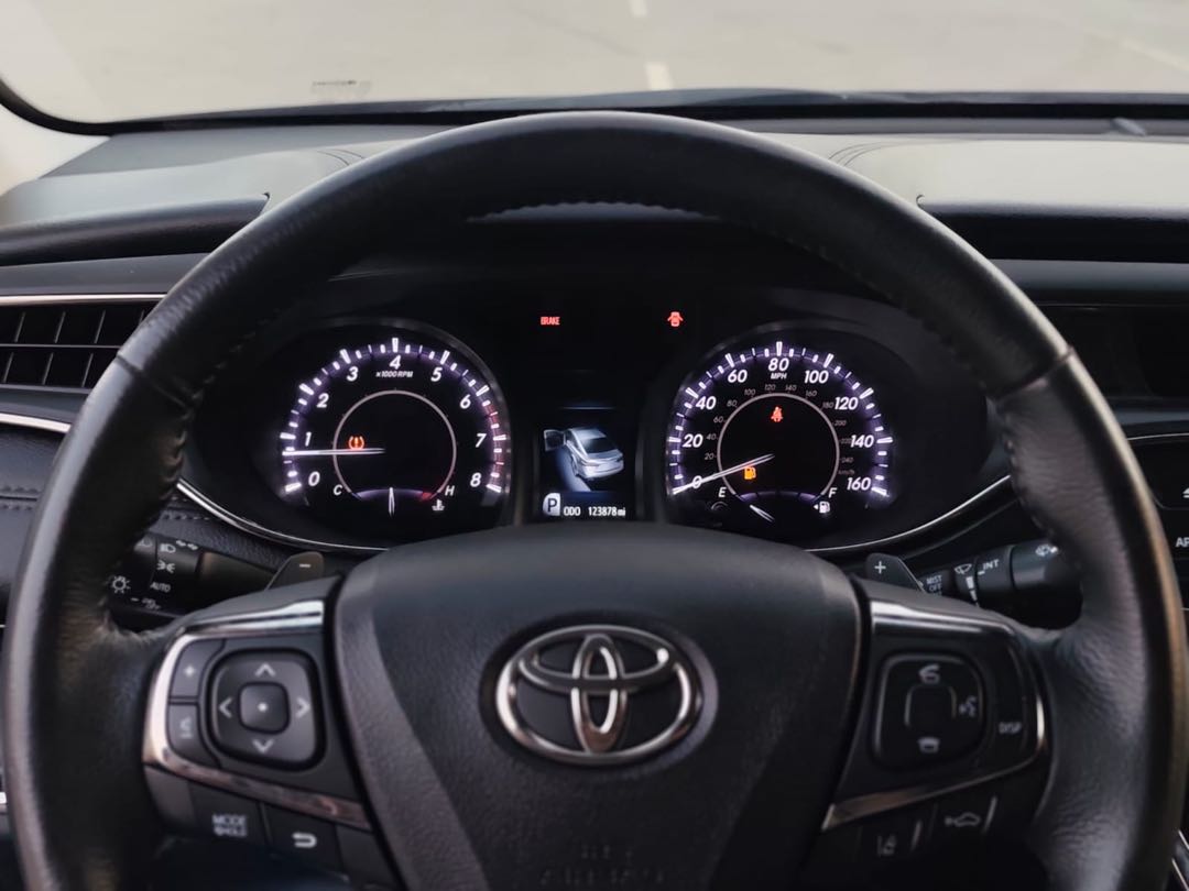 Car Image 2018 TOYOTA AVALON XLE