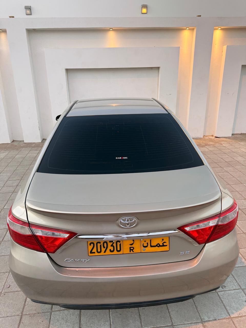Car Image 2015 TOYOTA CAMRY SE