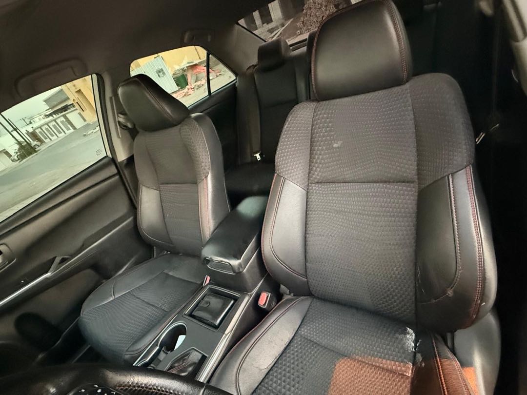 Car Image 2015 TOYOTA CAMRY SE