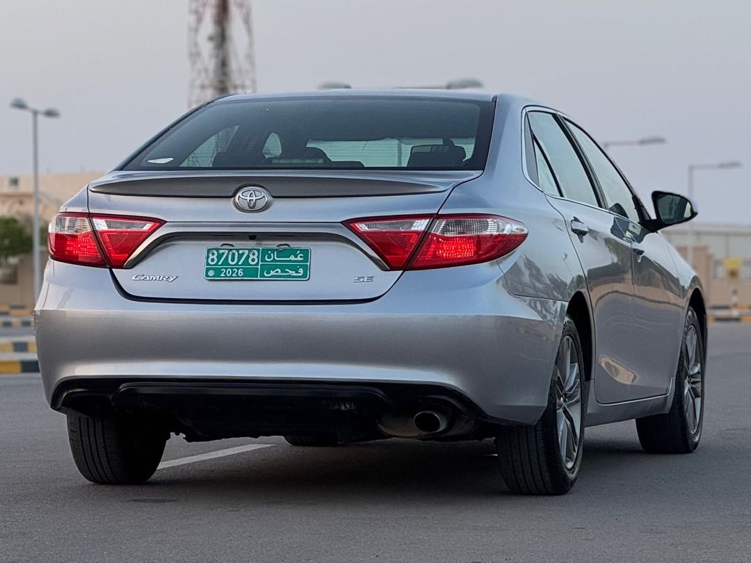 Car Image 2017 TOYOTA CAMRY SE
