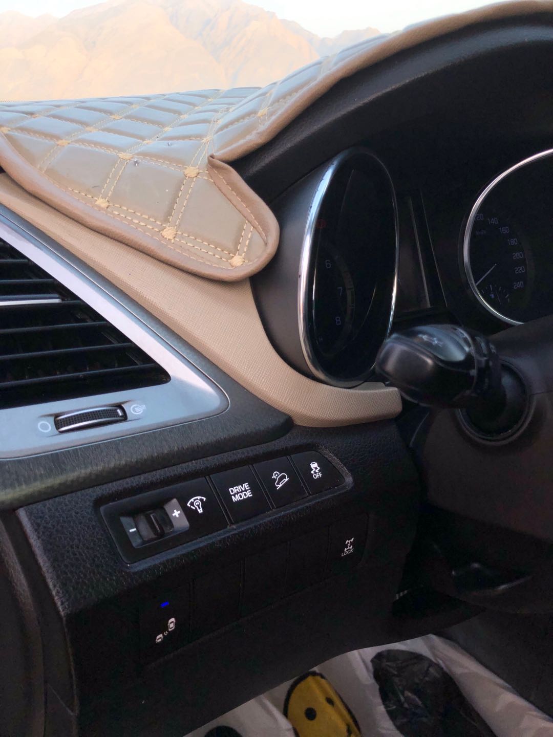Car Image 2017 HYUNDAI SANTA FE 