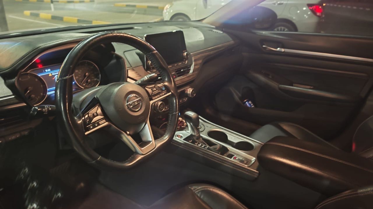 Car Image 2019 NISSAN ALTIMA SL