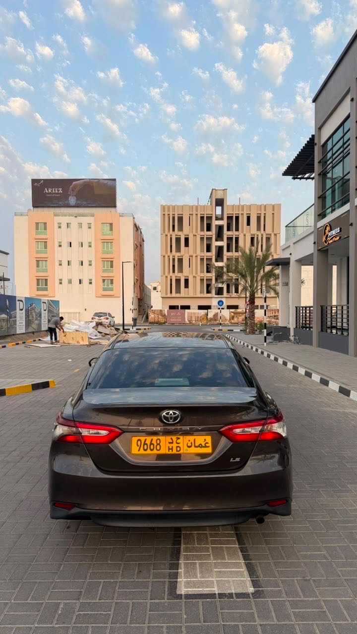 Car Image 2018 TOYOTA CAMRY LE