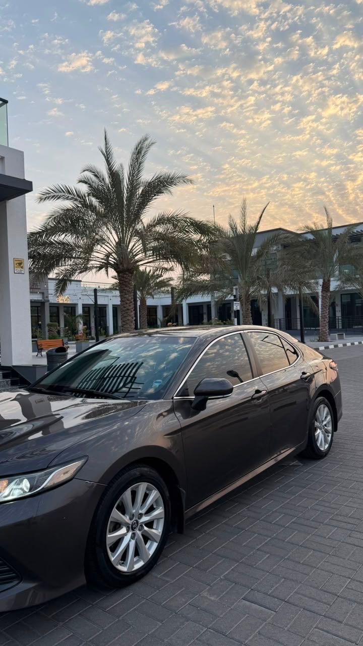 Car Image 2018 TOYOTA CAMRY LE