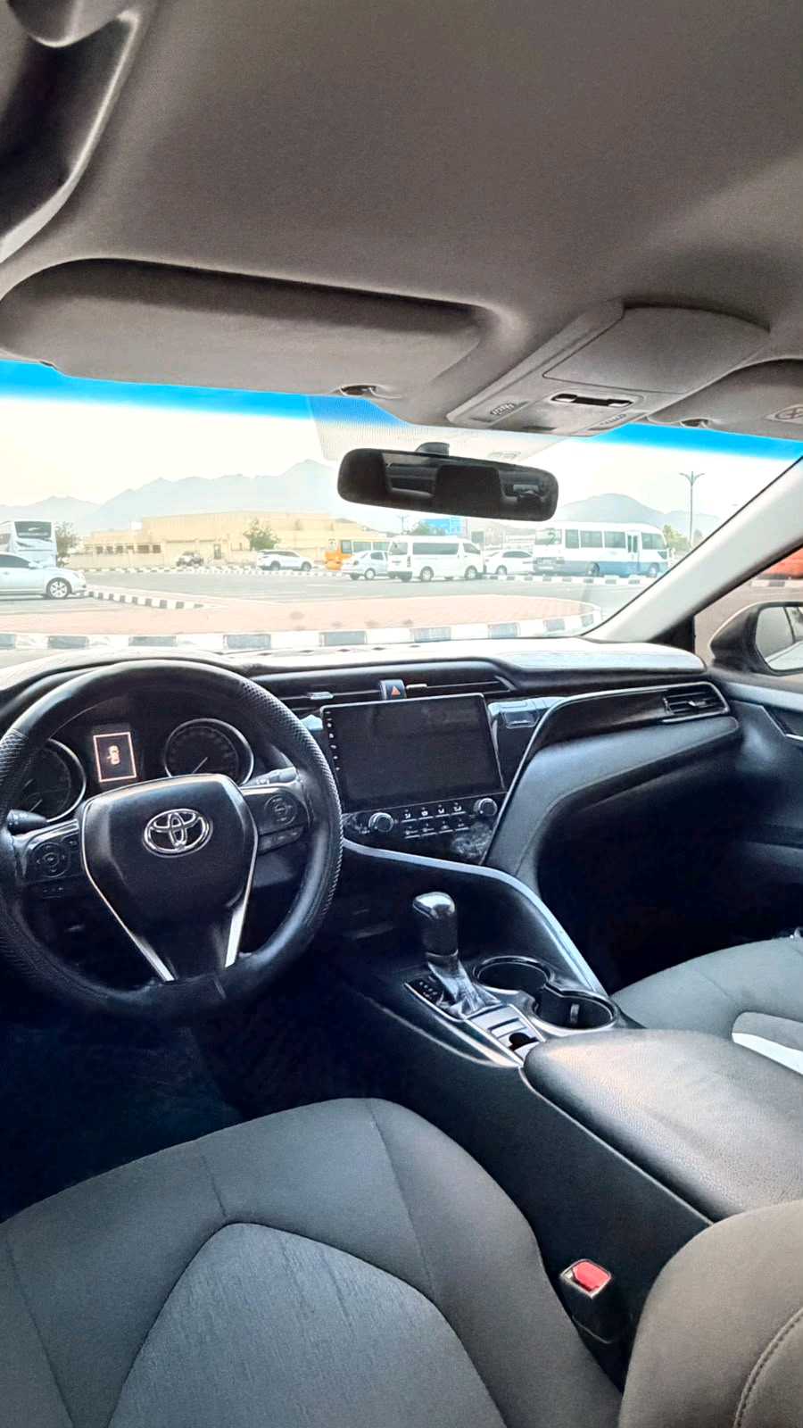 Car Image 2019 TOYOTA CAMRY LE