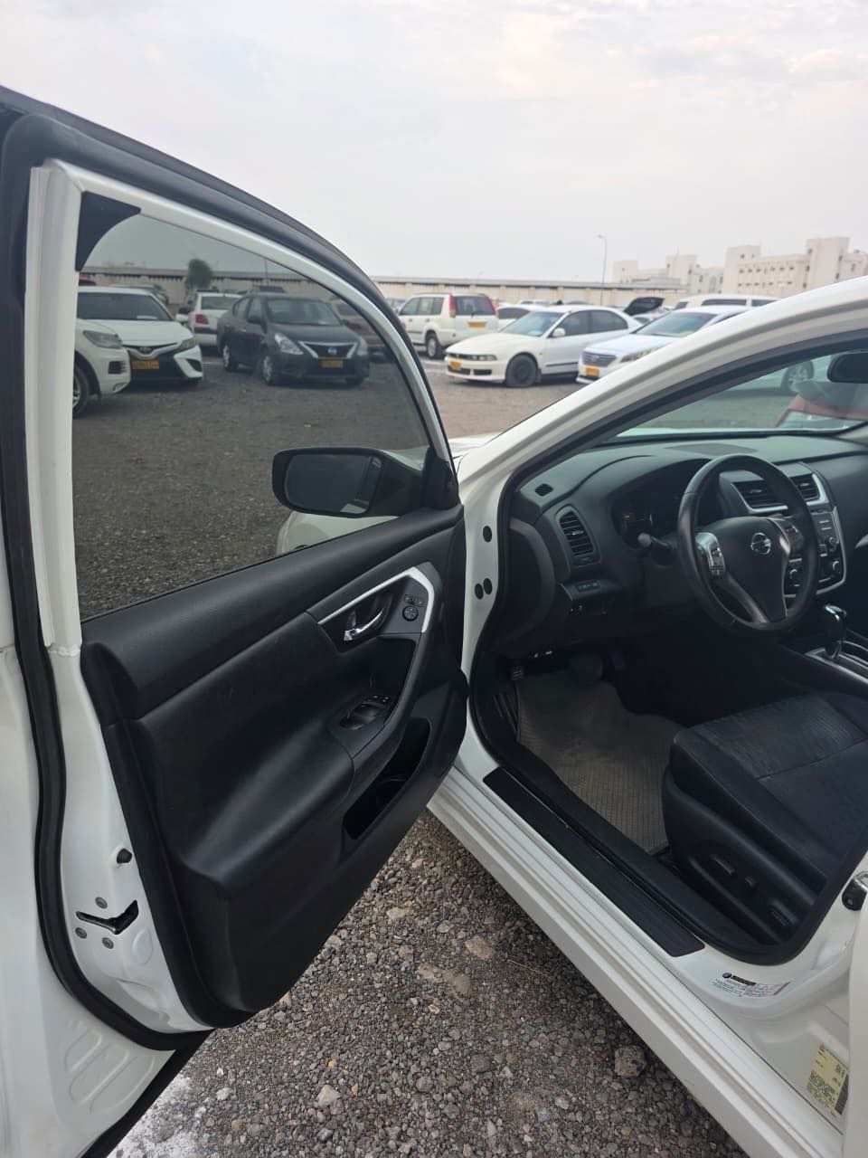 Car Image 2018 NISSAN ALTIMA SV