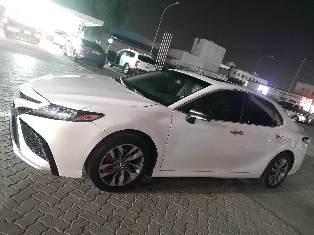 Car Image 2019 TOYOTA CAMRY GLE